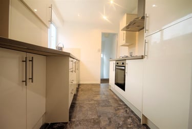 5 bed flat, Hotspur Street, Jesmond Vale, Newcastle, NE65BH - Image 1